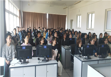 学生.jpg