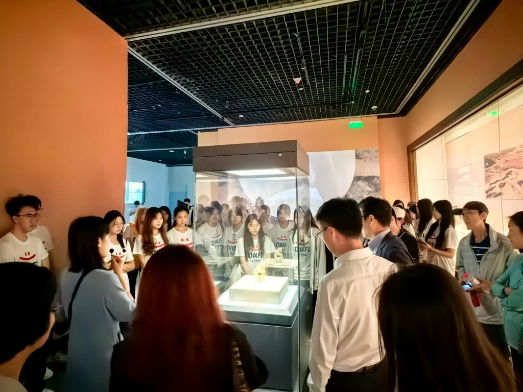 我校师生代表参观辽宁省铸牢中华民族共同体意识主题展