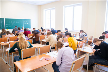 图片8： HSK5级考场.jpg