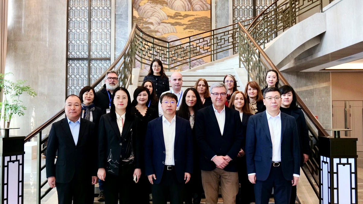 “古韵今辉·智创未来”葡萄牙青年学者城市文化研修营闭营仪式在我校举行