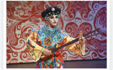 图片3：卡佳表演《霸王别姬》.jpg