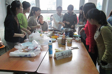 韩国语系成功举办韩式料理大赛1_副本.jpg