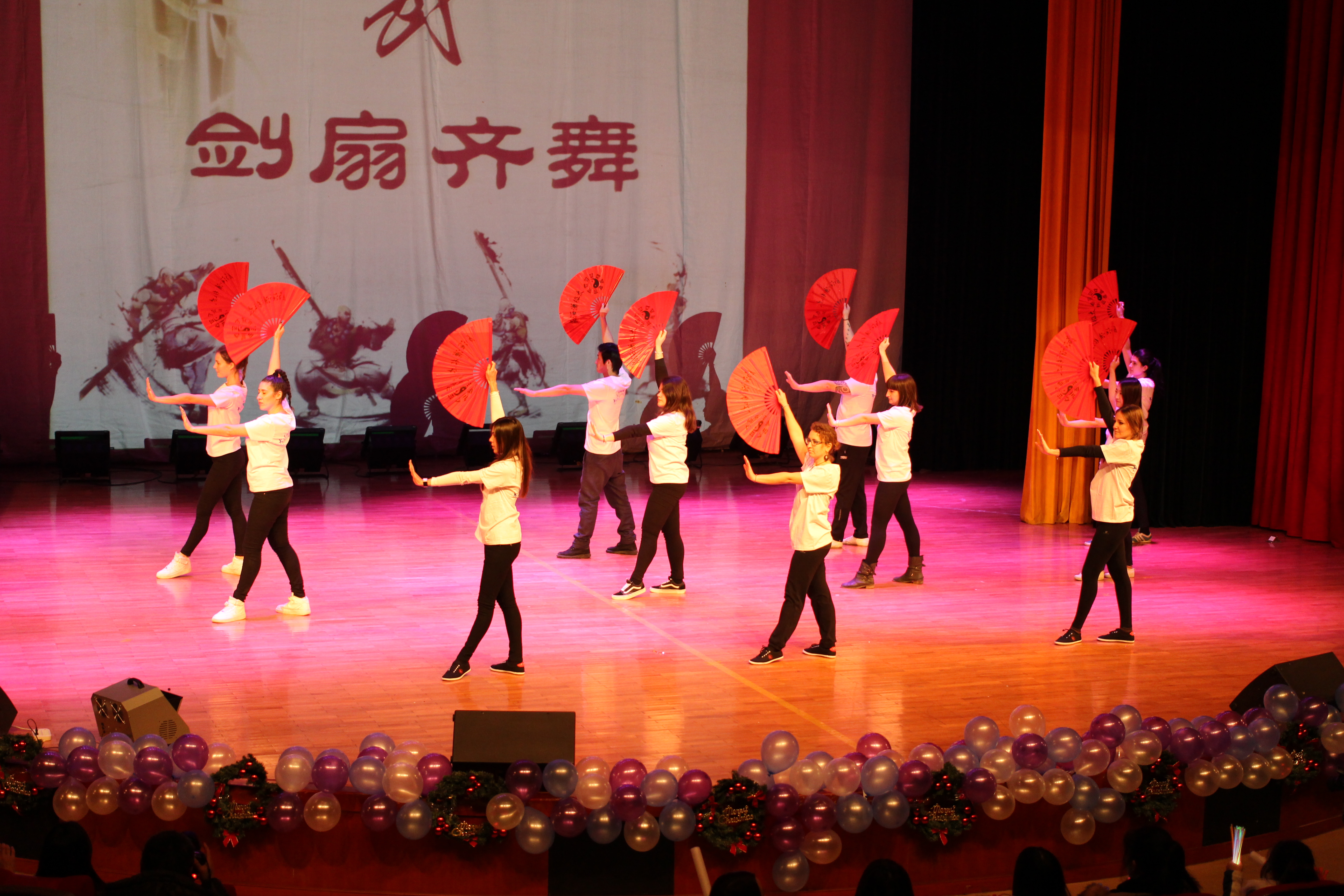 汉学院2015新年联欢晚会 (1).JPG