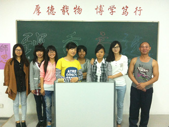 12级2班.JPG
