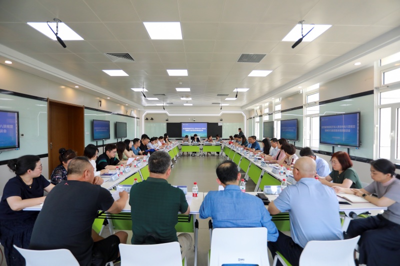 我校召开深入贯彻中央八项规定精神学习教育调研座谈会