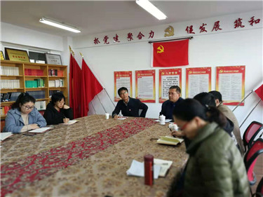 徐浩特助理讲党课_副本.jpg