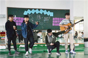 商学院召开星级寝室评比活动 (2).jpg
