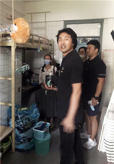 排查走访寝室1.jpg