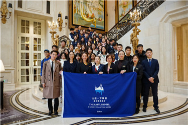 商学院19级旅游管理专业学生前往大连一方城堡酒店参观学习.jpg