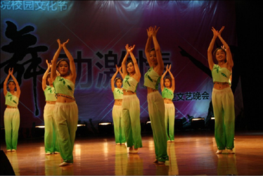 晚会1.jpg