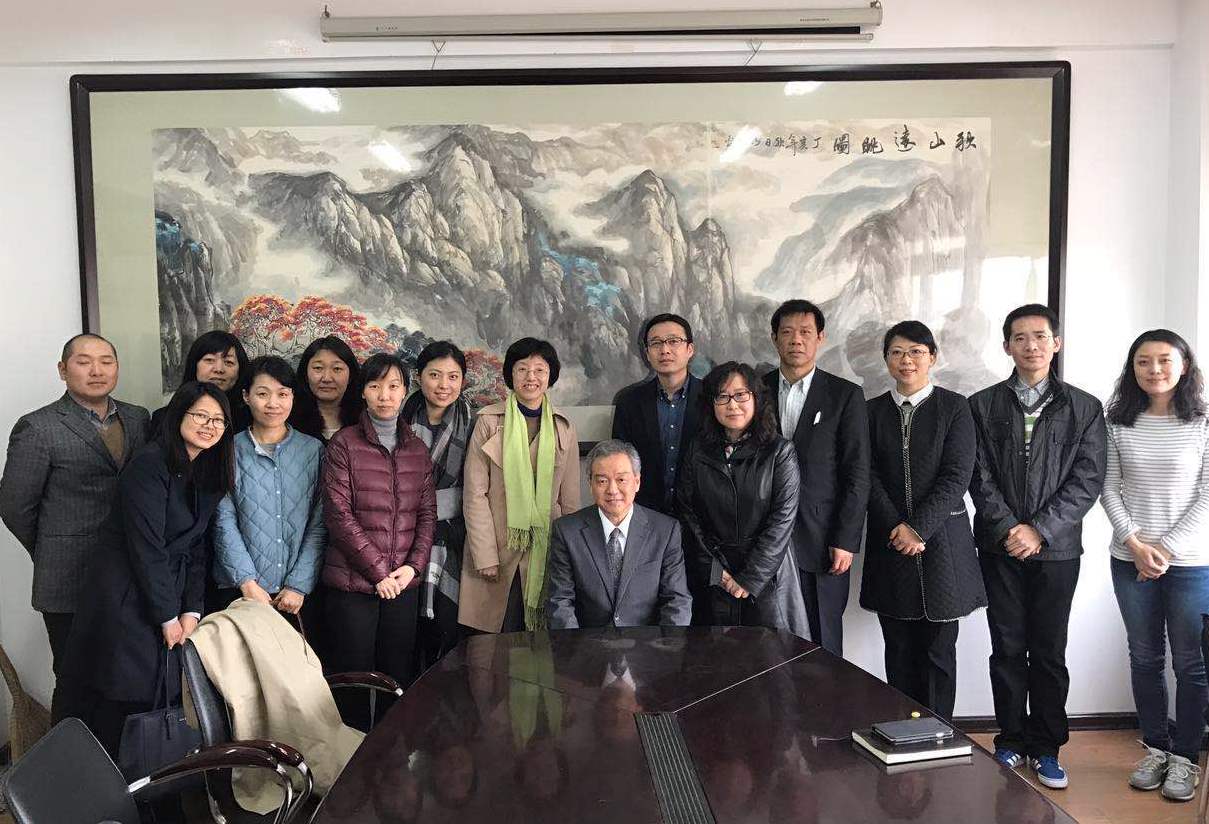 时卫国教授与我院教师合影.jpg