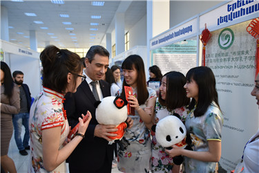 3-有了大熊猫，我要更努力地学习汉语了！.jpg