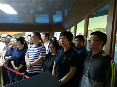 参观.jpg