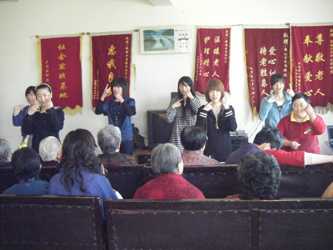 手语歌表演.JPG