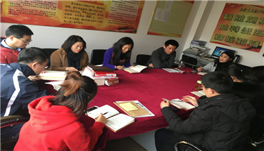 英语学院召开党总支会议.png