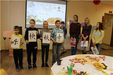 图片5：获胜队伍合影.jpg