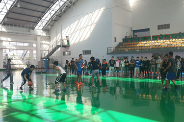 激烈的比赛3_.jpg