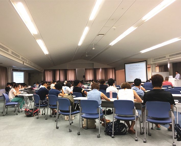 20160722 冈山商科大学7楼  讲座现场2.jpg